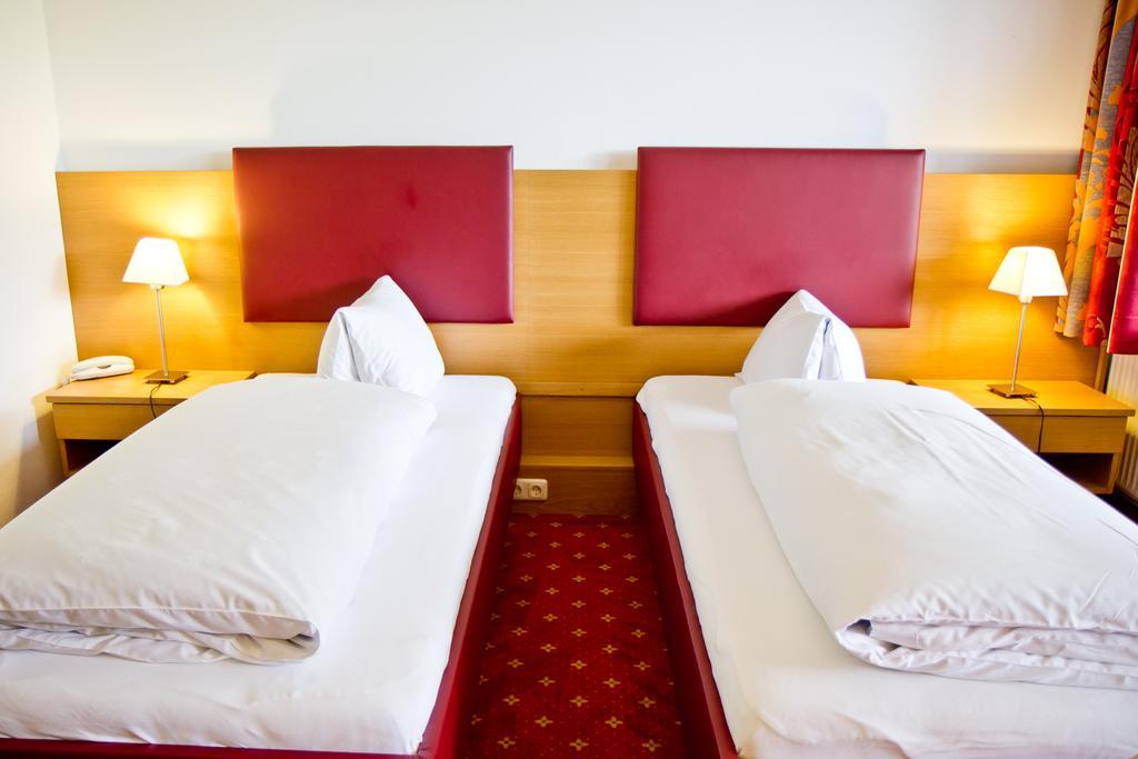Gasthof-Hotel Bramosen Weyregg Ruang foto