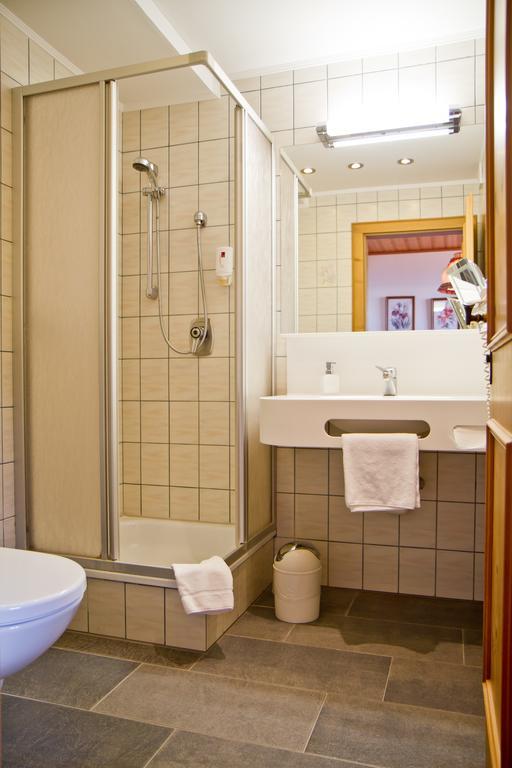 Gasthof-Hotel Bramosen Weyregg Ruang foto